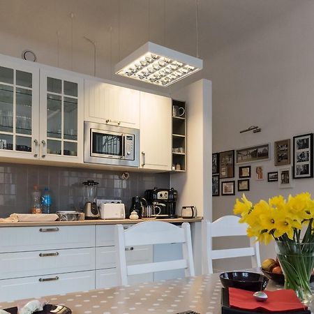 Ll20 Hostel Varsó Kültér fotó