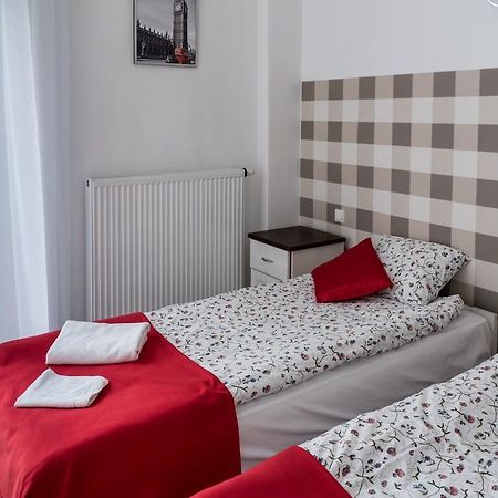 Ll20 Hostel Varsó Kültér fotó