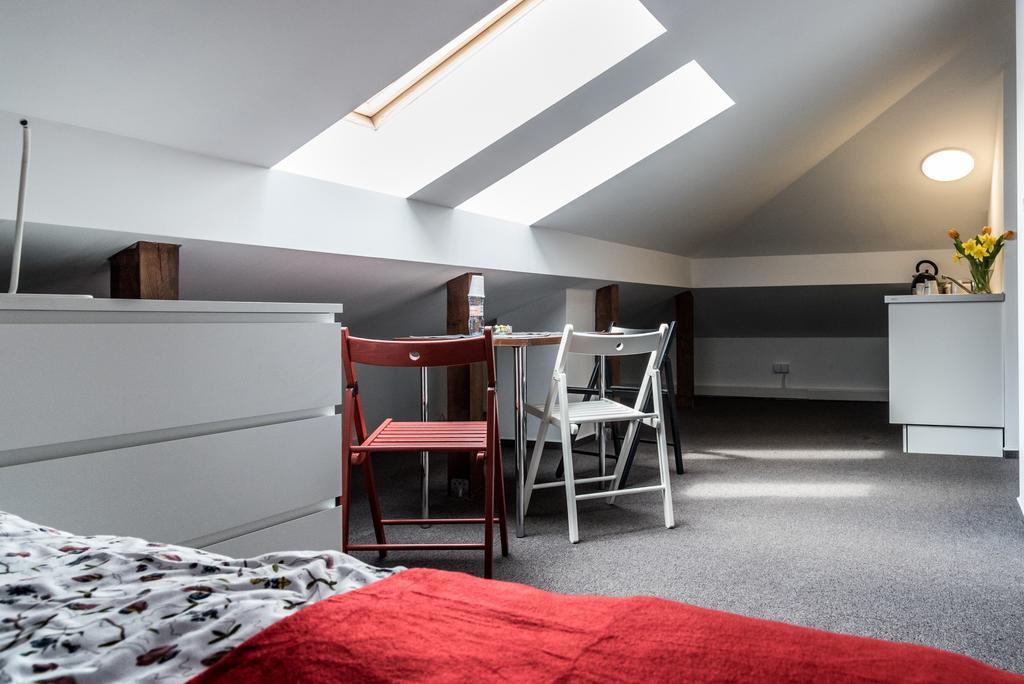 Ll20 Hostel Varsó Kültér fotó