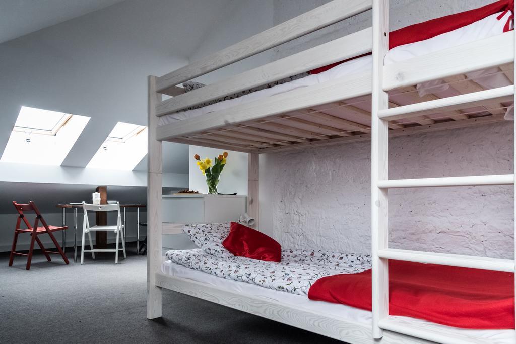 Ll20 Hostel Varsó Kültér fotó