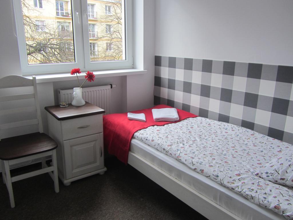 Ll20 Hostel Varsó Kültér fotó