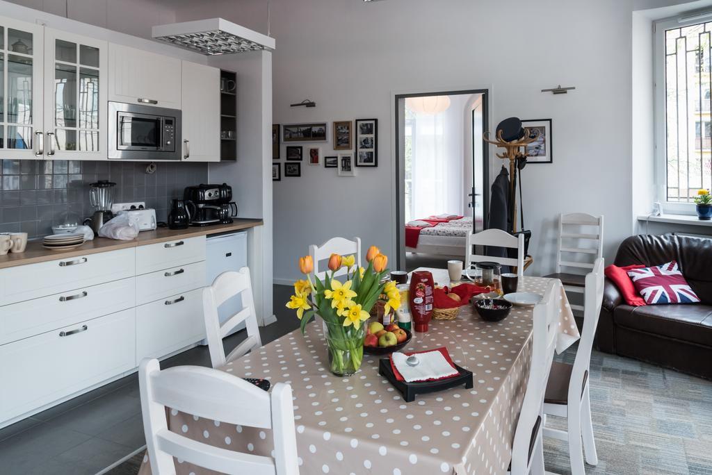 Ll20 Hostel Varsó Kültér fotó